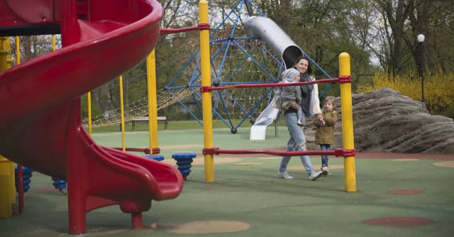 Plac zabaw w parku Żeromskiego - kiedy otwarcie i co spóźnia? Plac zabaw w parku Żeromskiego - kiedy otwarcie i co spóźnia?